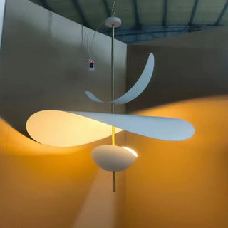 Sculptural white pendant lamp, modern elegant hanging ceiling light for dining room