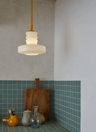 Suspension scandinave – Suspension en verre blanc avec câble torsadé