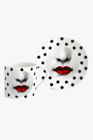 italian face-motif porcelain cup